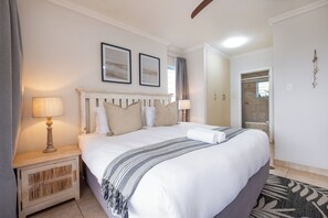 3 bedrooms, iron/ironing board, internet, bed sheets