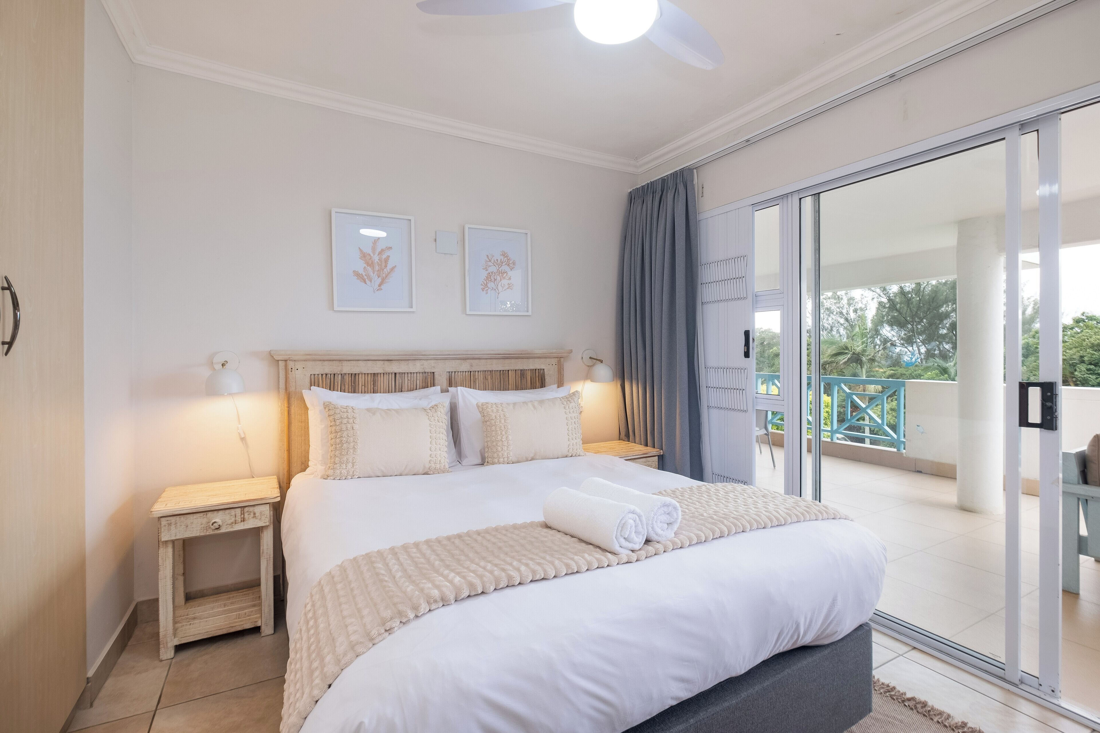 3 bedrooms, iron/ironing board, internet, bed sheets