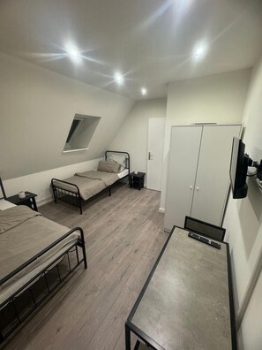 2 camere, ferro/asse da stiro, Wi-Fi, lenzuola