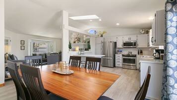 House, Multiple Beds, Patio, Garden View (2719 Daffodil Place - Whole House) | Private kitchen | Fridge, microwave, oven, stovetop