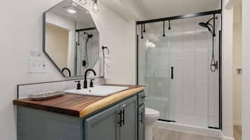 House, Multiple Beds, Patio, Garden View (2719 Daffodil Place - Whole House) | Bathroom | Free toiletries, hair dryer, towels, soap