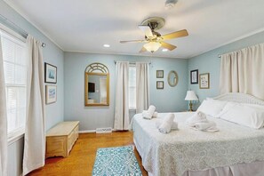 4 habitaciones, tabla de planchar con plancha, cuna de viaje y internet 