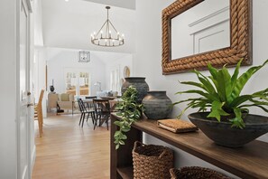 Interior - Brand New Custom Home Masphee (Mashpee)