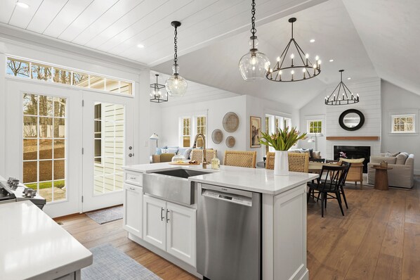 المنشأة من الداخل