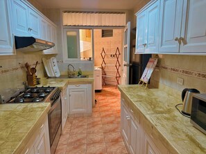 Fridge, microwave, oven, dishwasher - Beautiful ocean view! Spacious and elegant apartment, ideal for families (Miraflores)