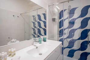 Haartrockner, Seife, Toilettenpapier
