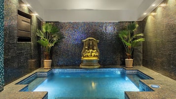 Ruang perawatan pasangan, sauna, dan hot tub