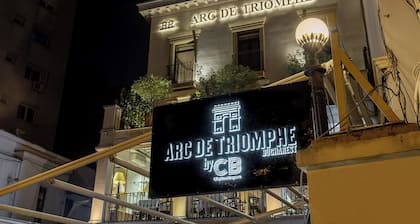 Arc de Triomphe by CityBookings
