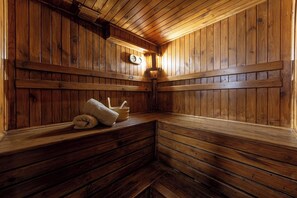 Couples treatment room(s), sauna, hot tub - Arc de Triomphe by CityBookings (Bucharest)