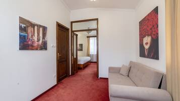 Apartment | 1 bedroom, desk, blackout curtains, soundproofing