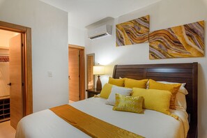 2 bedrooms, iron/ironing board, Internet, bed sheets