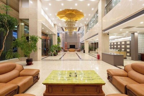 GreenTree GEM International Hotel (Zaozhuang Station Municipal Government)