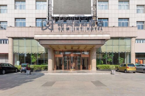 GreenTree GEM International Hotel (Zaozhuang Station Municipal Government)