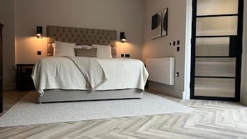 Habitación doble exclusiva | Ropa de cama hipoalergénica, camas con pillow-top y minibar
