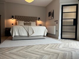 1 habitación, ropa de cama hipoalergénica y colchones con pillow-top