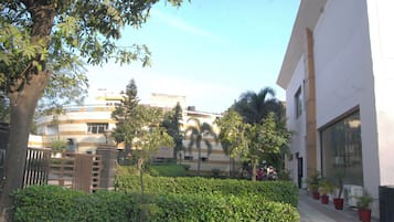 Fachada da propriedade