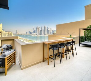 House, Smoking - Modern 3BR Palm Penthouse w Private Plunge Pool (Dubai)