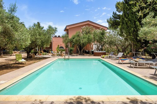 Villa Giovanna with pool