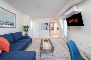 TV - Battersea Park 7 Min walk • Balcony • Cafés Below (London)