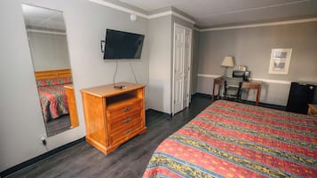 Comfort Double Room | Desk, WiFi (free), bed sheets