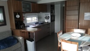 Unclassified image, 4 of 18, button - Mobil Home 4/6 Persons .Camping Bayadene**** Pets allowed (Piriac-sur-Mer)
