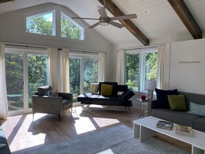 TV, fireplace - Riverview Suite at La Soledad (Harpers Ferry)