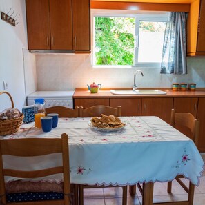 House | 2 bedrooms - Ibiscus Cottage in Paradisi Near the Beach (Rhodes)