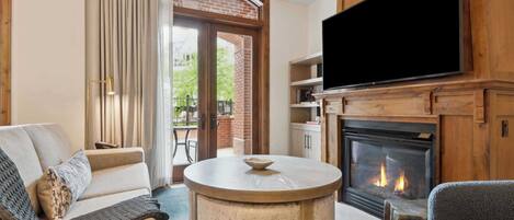 TV, fireplace