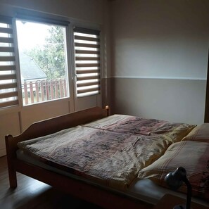 3 室のベッドルーム、WiFi