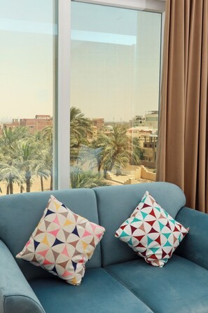 Tomannsrom – deluxe | Sengetøy i egyptisk bomull, sengetøy av topp kvalitet og minibar