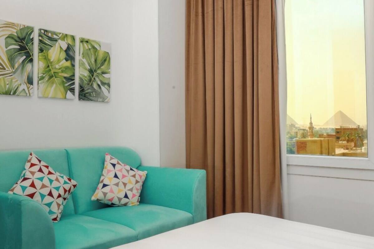 ملاءات من القطن المصري وأغطية فراش متميزة وميني بار ومكتب