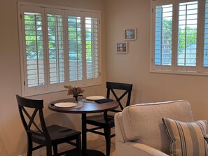 Dining - Downtown Easy (Santa Barbara)