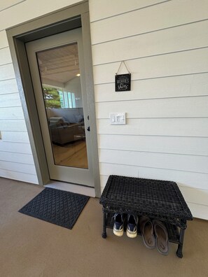 Interior - Downtown Easy (Santa Barbara)