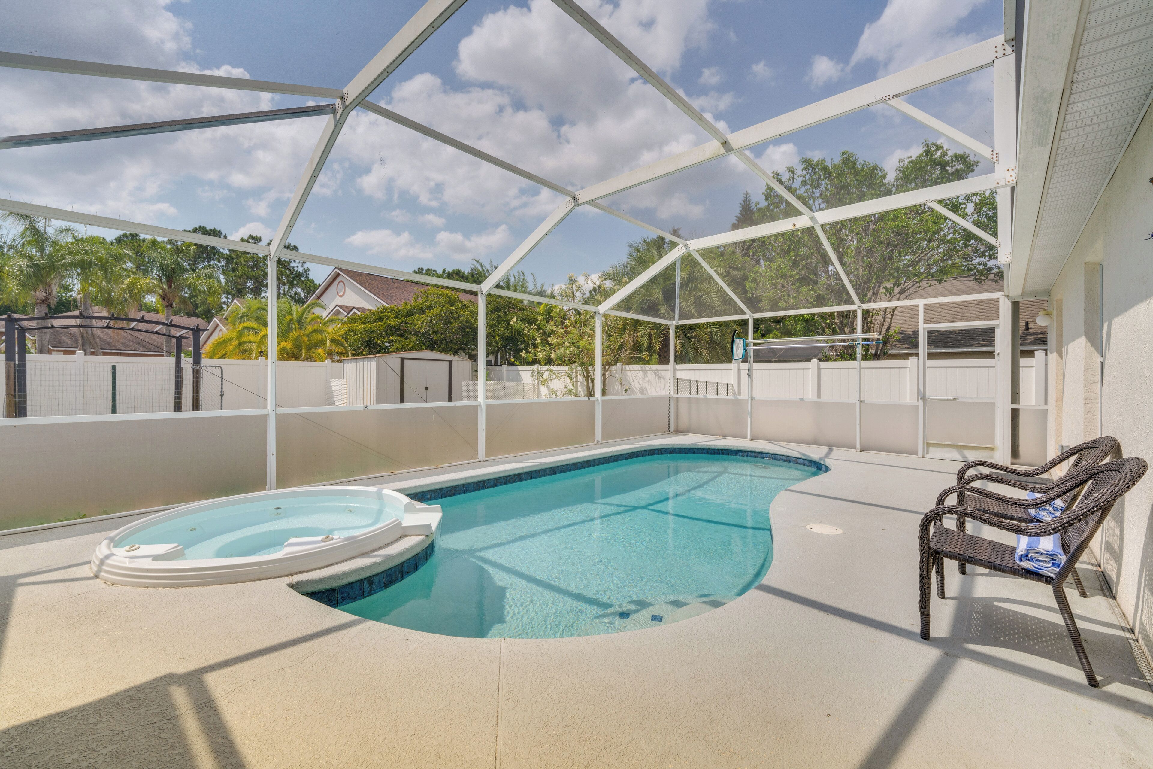 Davenport Home w/ Pool & Hot Tub ~ 9 Mi to Disney!