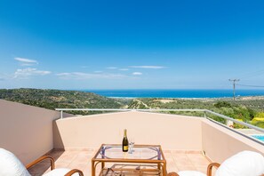 Outdoor dining - Belvedere Villas- One Bedroom Villa with Private Pool - Argiro (Crete)