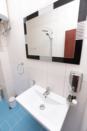 Bathroom - Serenata Korcare Resort (Petrele)