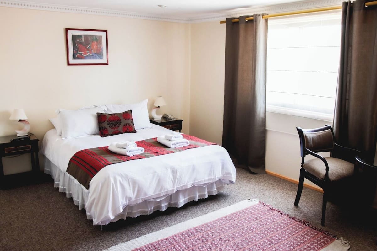 Comfort Room, City View