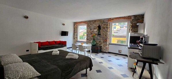 Appartement supérieur, vue sur la ville | Accès au Wi-Fi (inclus)