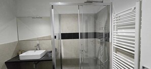 Superior Apartment, City View | Bathroom