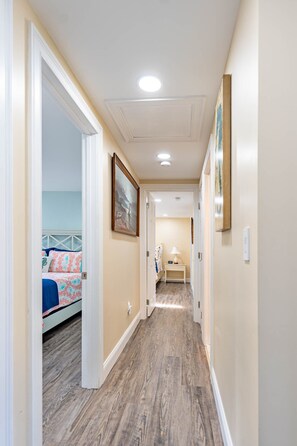 3 dormitoris, planxa i posts de planxar, wifi i roba de llit 