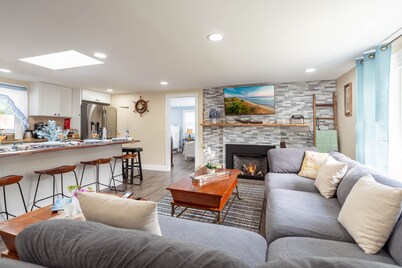 Mid-Cape Cod Luxury Escape!!