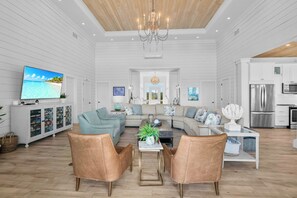 Unclassified image, 2 of 43, button