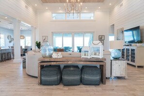 Smart TV, DVD player, books, stereo - Yumey Sands Villa, Heated Pool & Unbelievable Year-Round Calm Beach (Moore Hill)