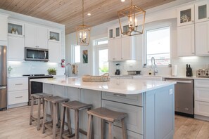 Fridge, microwave, oven, stovetop - Yumey Sands Villa, Heated Pool & Unbelievable Year-Round Calm Beach (Moore Hill)