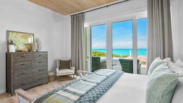 4 sovrum, vÀrdeförvaringsskÄp pÄ rummet och skrivbord