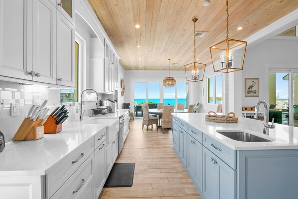 Unclassified image, 1 of 43, button