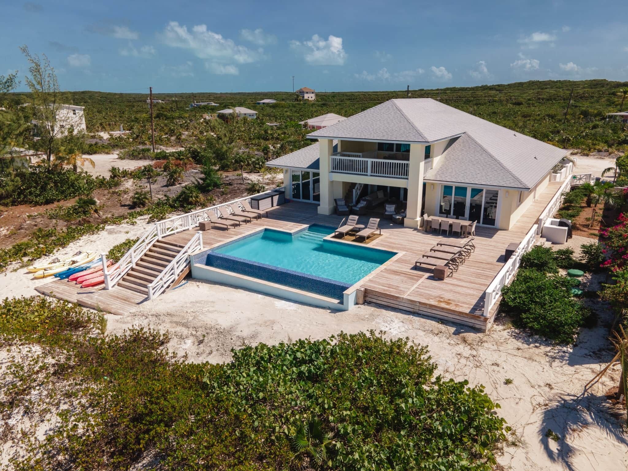 حمّام سباحة خارجي، حمّام سباحة مُدفَّأ