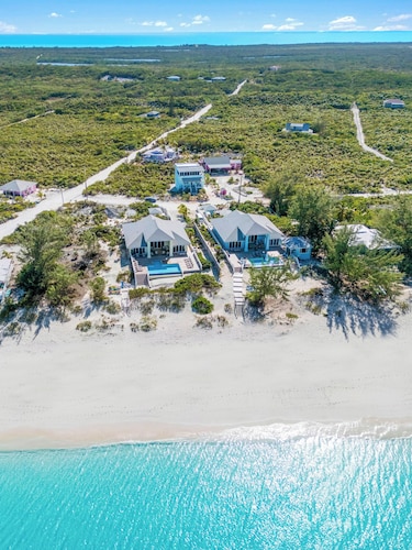 Yumey Sands Villa, Heated Pool & Unbelievable Year-Round Calm Beach