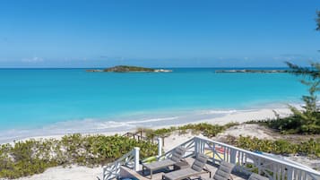 Utomhuspool och uppvÀrmd pool