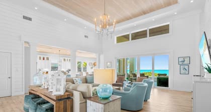 Yumey Sands Villa, Heated Pool & Unbelievable Year-Round Calm Beach